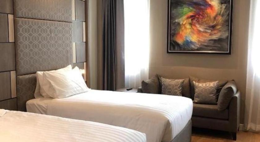 Sri U-Thong Grand Hotel Suphan Buri Buitenkant foto