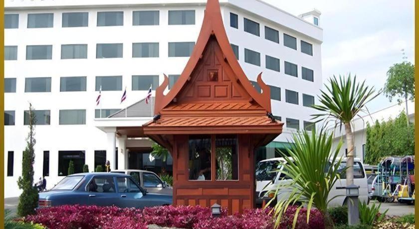 Sri U-Thong Grand Hotel Suphan Buri Buitenkant foto