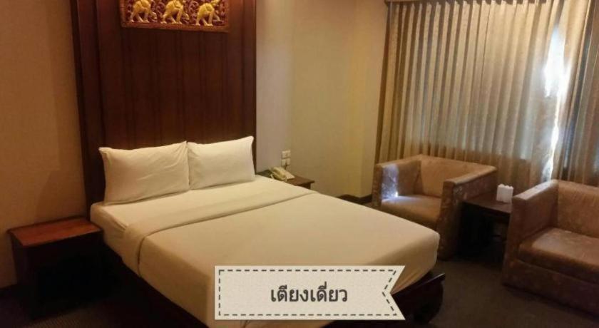 Sri U-Thong Grand Hotel Suphan Buri Buitenkant foto